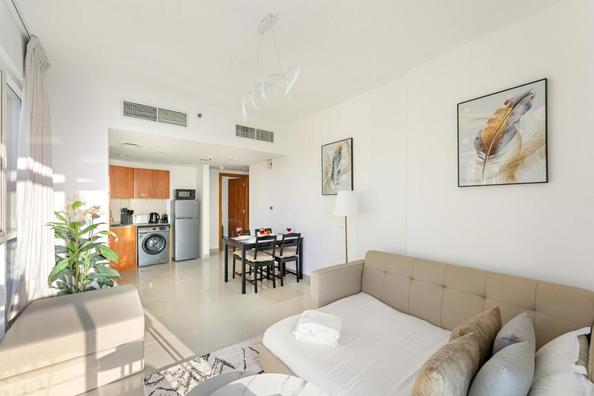 Classy 1br With View Pool Gym Free Parking Apartment Dubai
