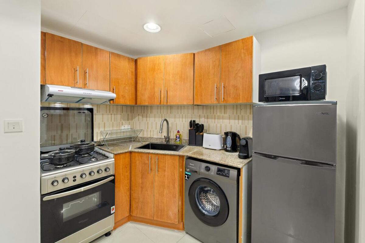 Classy 1br With View Pool Gym Free Parking *