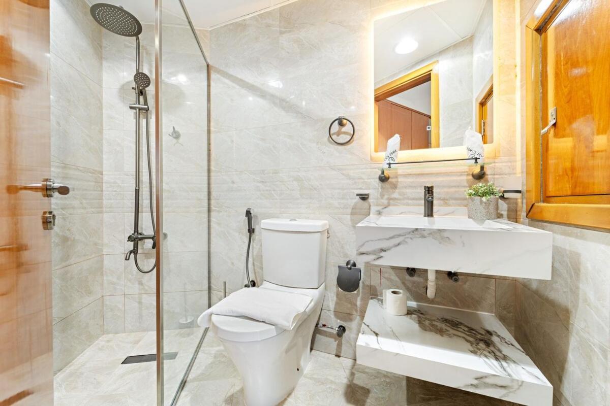 Classy 1br With View Pool Gym Free Parking Apartment Dubai