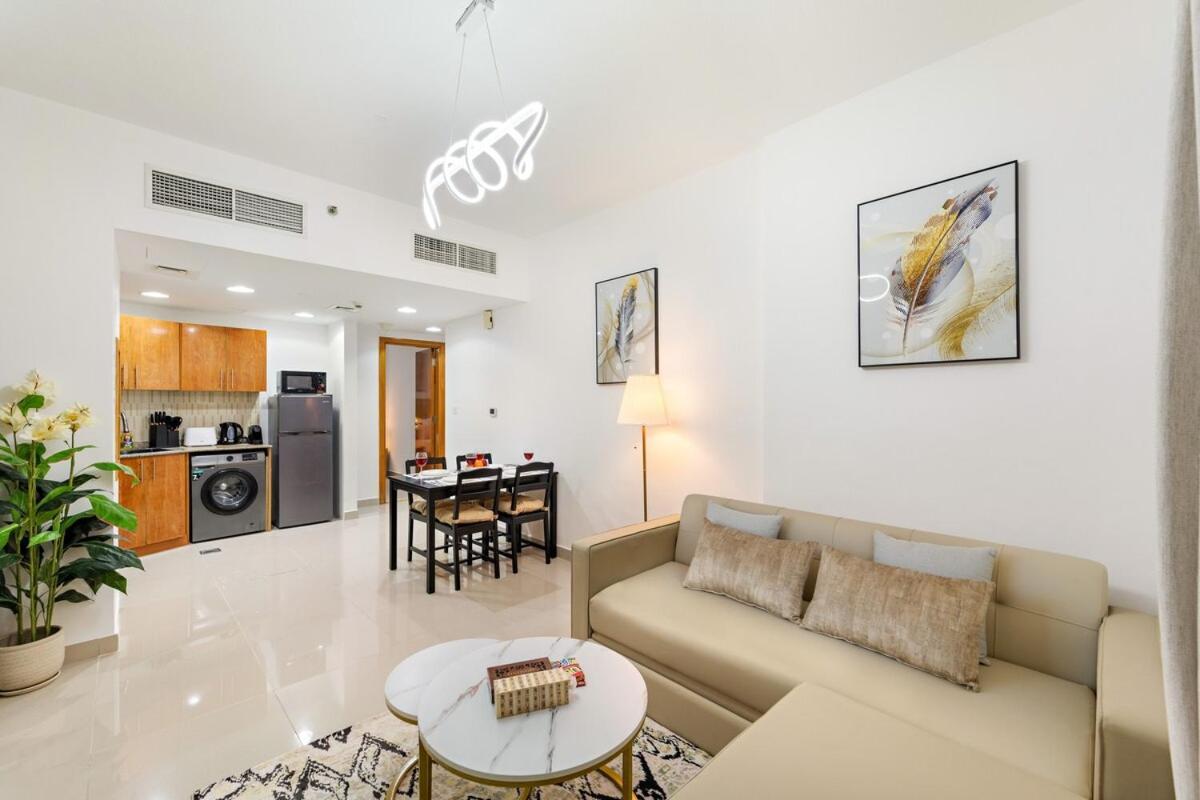 Classy 1br With View Pool Gym Free Parking